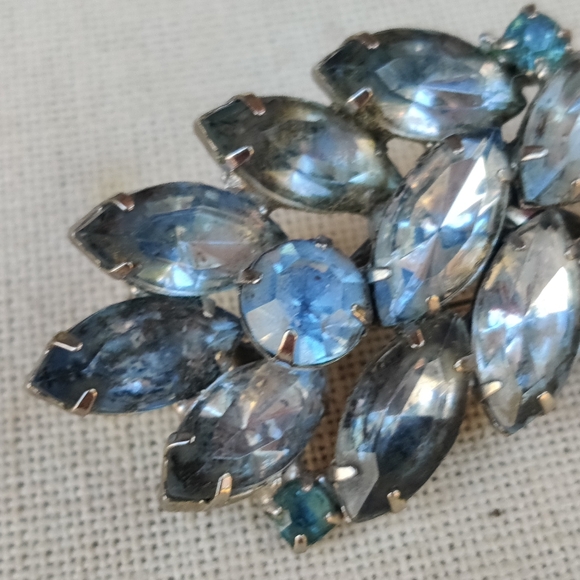 Vintage Blue Rhinestone Brooch - Picture 7 of 7